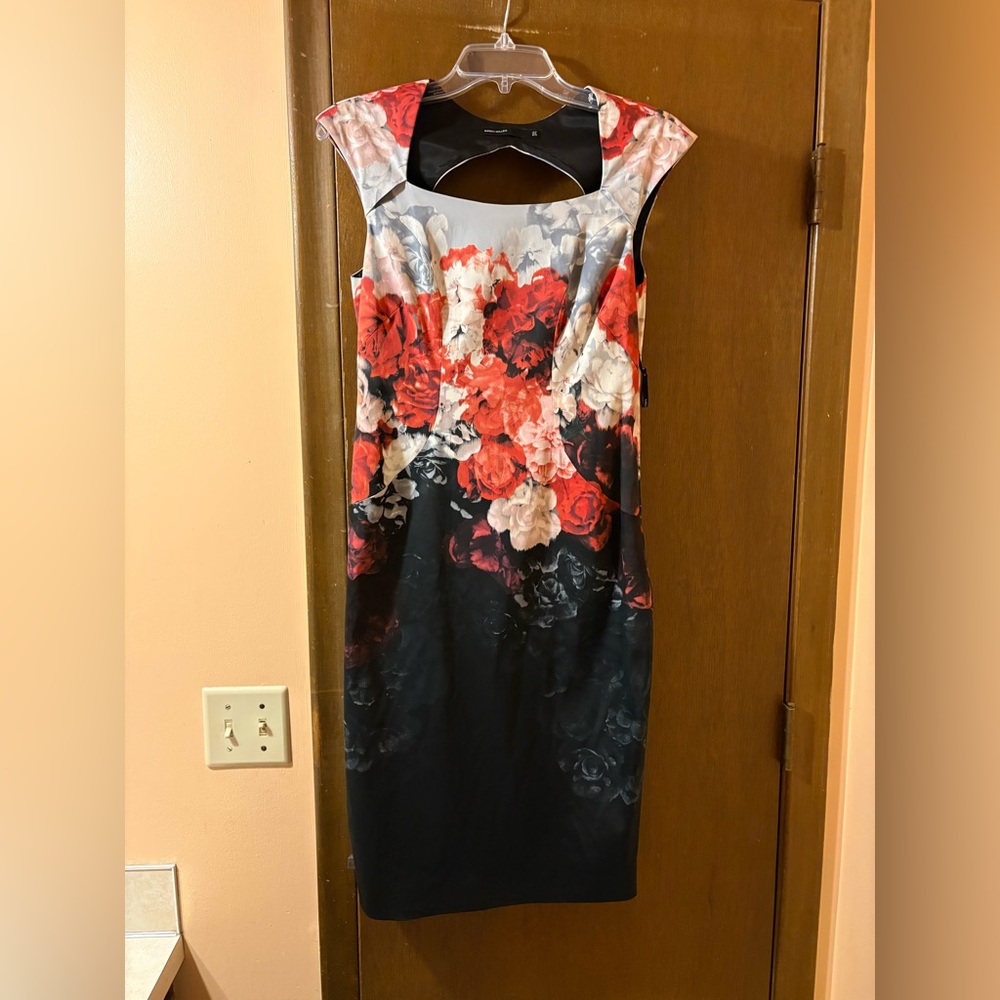 LAST CHANCE | Karen Millen red, gray, & black floral sheath dress